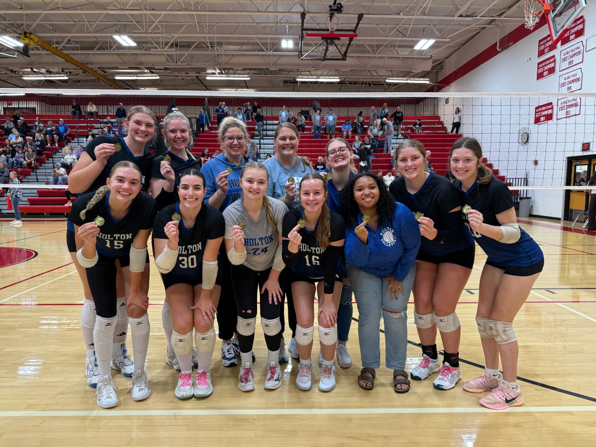 Holton Volleyball Wins Wamego Tournament
